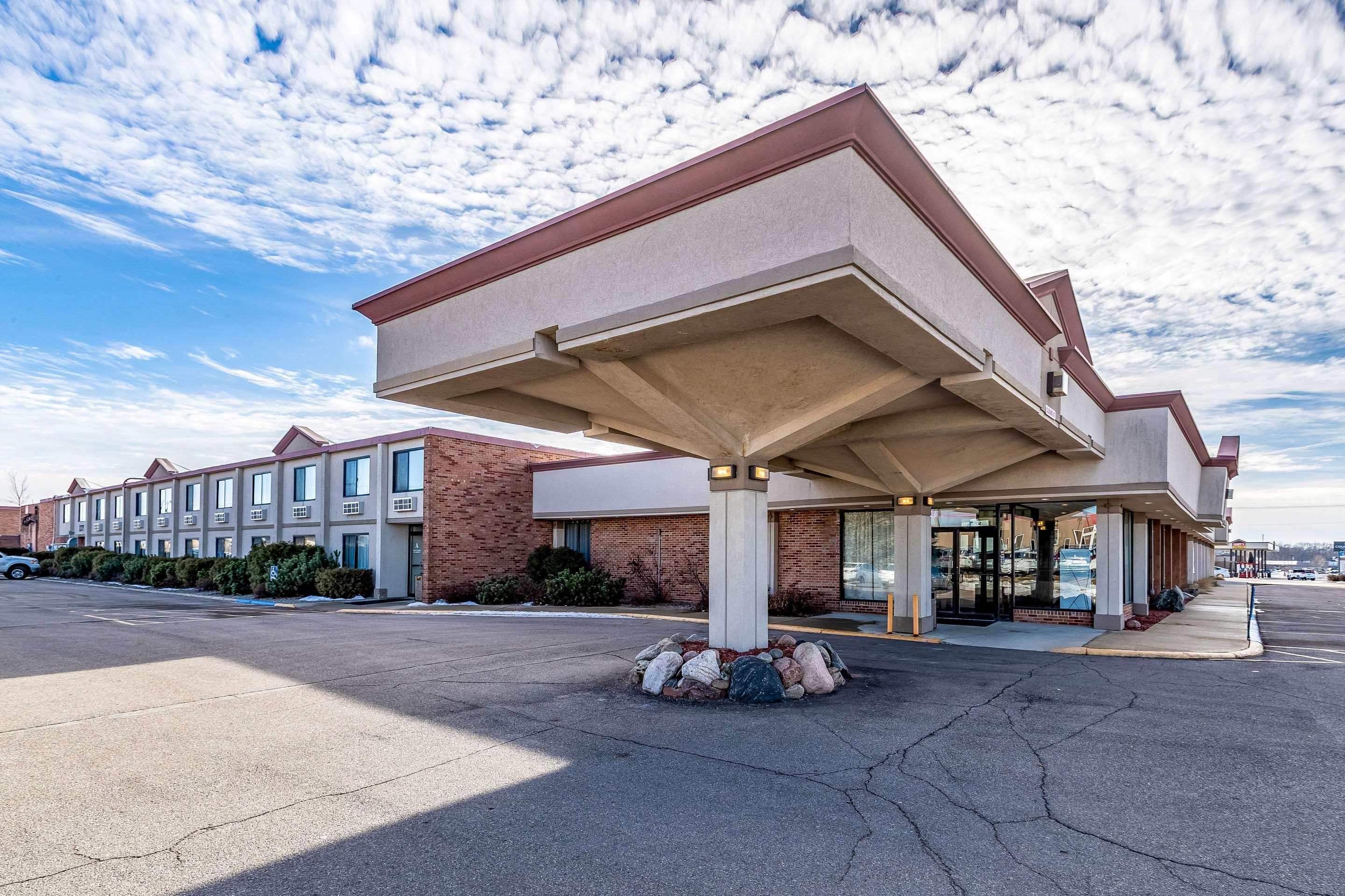 Quality Inn & Suites Albert Lea Exterior photo